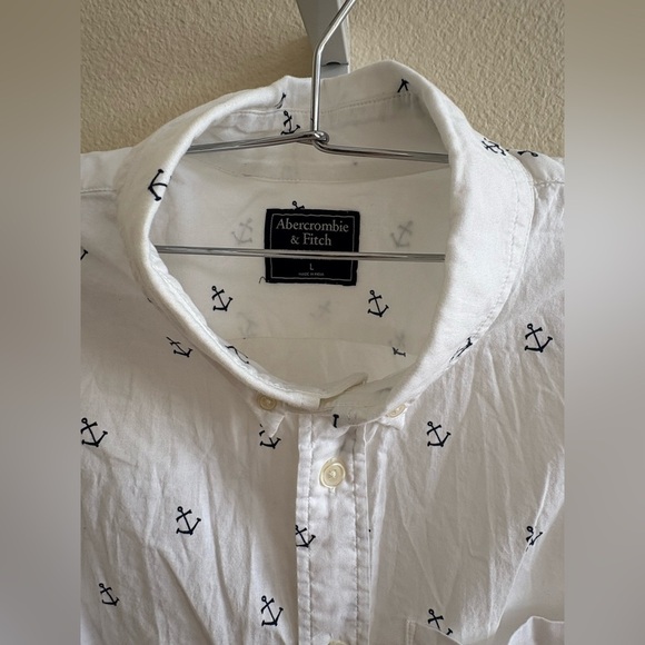 Abercrombie & Fitch Men's White Button Down Shirt with Blue Anchors - Size L - Picture 2 of 4